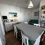 Aig 68 - En Rangee 7 - - 9 Personnes Chalet Gruissan