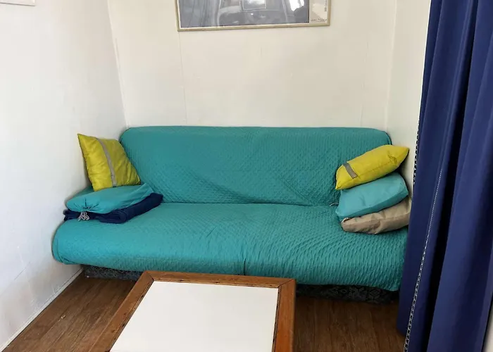 Aig 68 - En Rangee 7 - - 9 Personnes * Gruissan